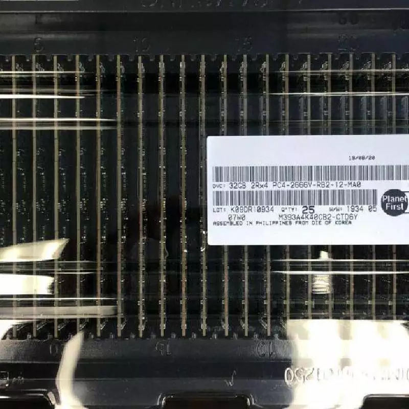 128GB DDR5 6400MHz ECC RDIMM Server Memory M321RAJA0MB2-CCP for High-Performance Computing AI Workloads