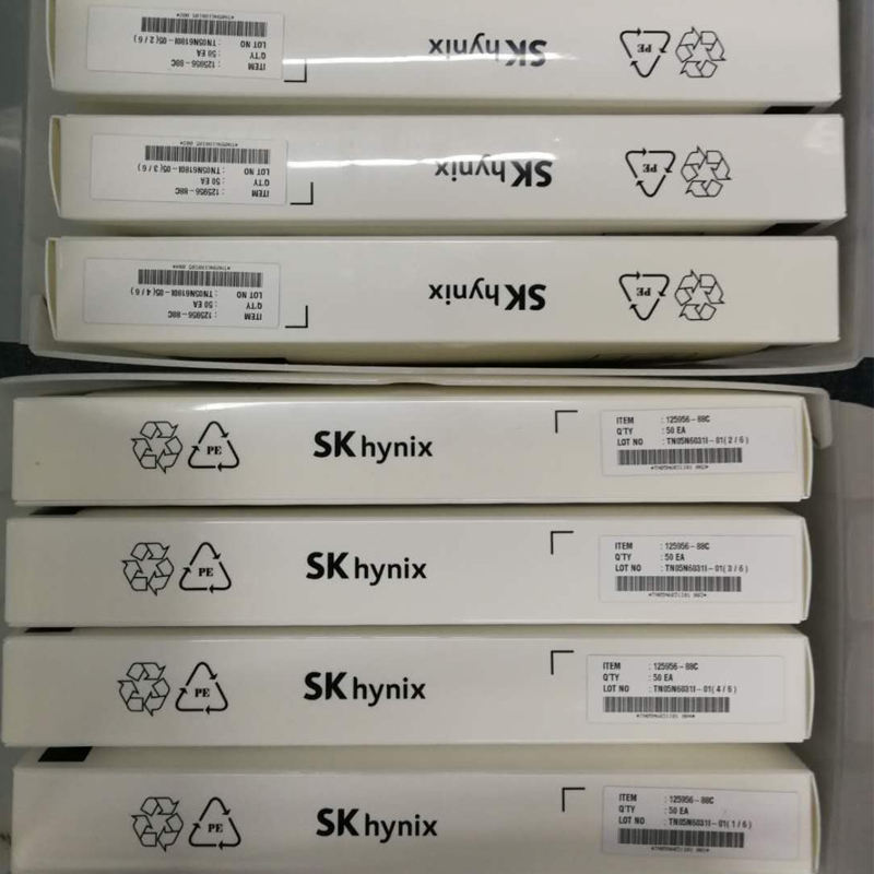 64GB DDR4 2933MHz PC4 23400 RDIMM 288-pin CL21 Quad-channel X4 ECC Registered Memory Module Hynix HMAA8GR7AJR4N WM